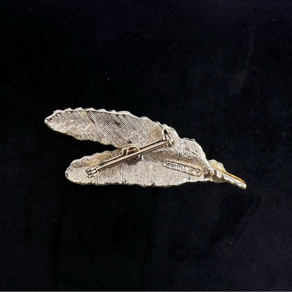 Vintage SIGNED GERRY’S Gold Tone Floral Leaf Brooch - Picture 2 of 3